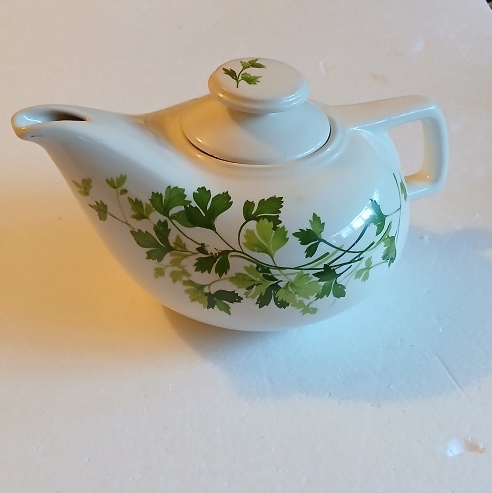 White Teapot with Parsley Leaf Design